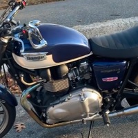 2010 Triumph Bonnevile SE, 11