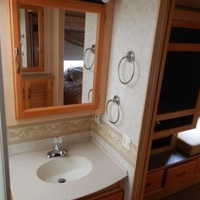 2005 Fleetwood Discovery RV, 0