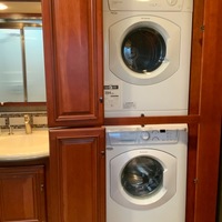 2013 Winnebago Tour 42GD, 8