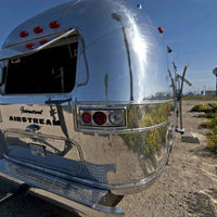 1970 Airstream Caravanner Land Yacht, 2
