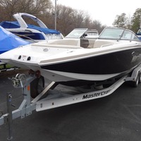 2005 MasterCraft MariStar 280, 1
