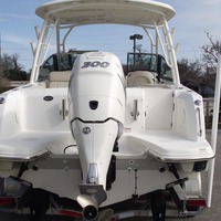 2017 Boston Whaler 230 Vantage, 2