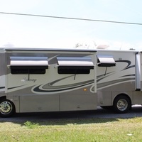 2005 Winnebago Journey 36G, 4
