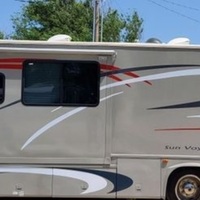 2004 Gulf Stream Sun Voyager 8378MXG RV, 3
