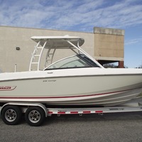 2017 Boston Whaler 230 Vantage, 1