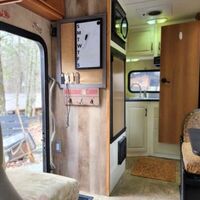 2012 Thor Majestic 19G, 17