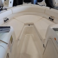 2010 Robalo R227 Dual Console, 21