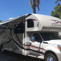 2014 Thor Motor Coach Chateau Series 33SW Scarlet HD-Max exterior with premium durable Gel-Coat, 0