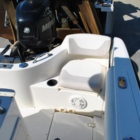 2008 Boston Whaler 210 Outrage, 10