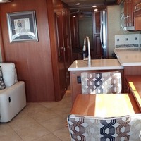 2014 Winnebago Meridian Itasca 34B, 4