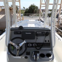 2015 Boston Whaler 240 Dauntless, 37