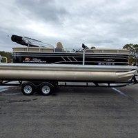 2020 Sun Tracker 22' Party Barge DLX RF, 1