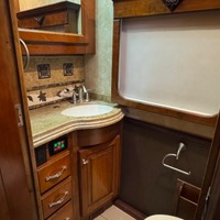 2011 Tiffin Zephyr 45QBZ, 22