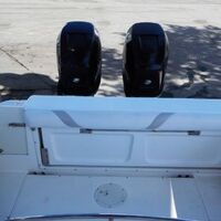 2006 Boston Whaler 320 Outrage Cuddy Cabin, 20