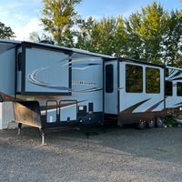 2016 Heartland Road Warrior 415, 0