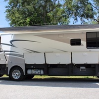 2005 Winnebago Journey 36G, 6