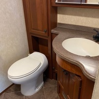 2009 Freightliner XC-R Mandalay RV, 5