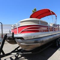 2017 Sun Tracker 20DLX, 1