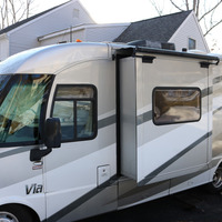 2010 winnebago via 25T (twin beds), 0